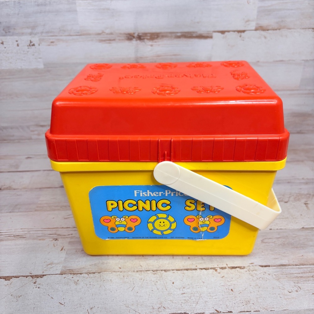 1985 Fisher Price Play Food & Mattel Picnic Basket Set | Cups, Plates, Utensils - Picture 14 of 15